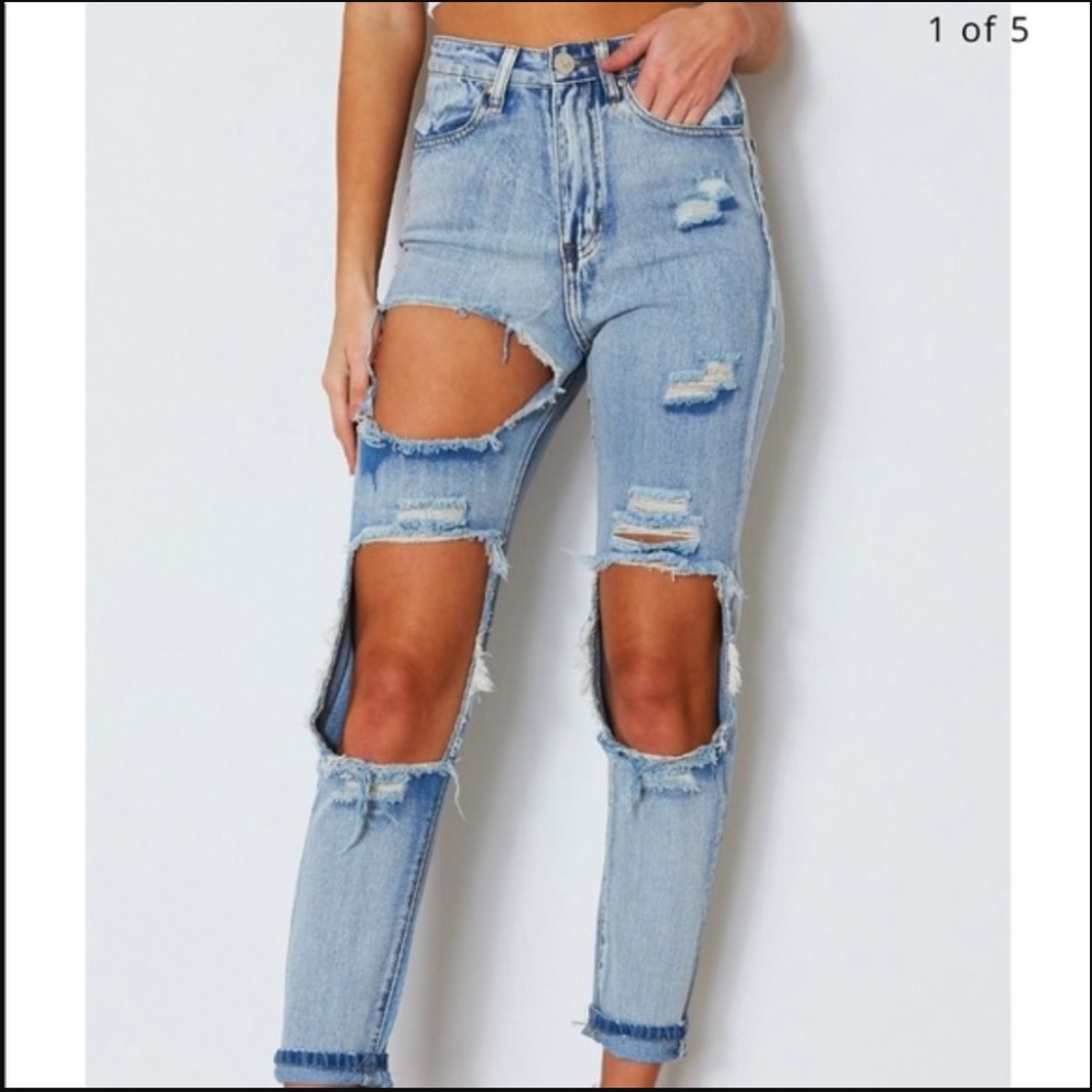 NWOT - White Fox Makin' Waves Distressed Jeans